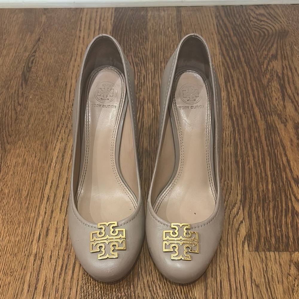 Tory Burch Women's French Gray Leather Logo Wedges